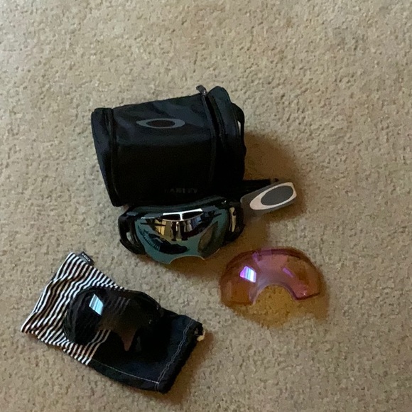 Oakley Airbrakes ski goggles w/ 3 lenses